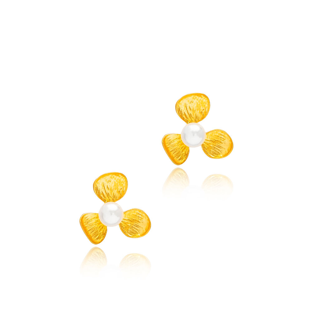 Daisy Mother of Pearl Stone 22K Gold Plated Handcrafted Wholesale 925 Sterling Silver Stud Earrings Jewelry