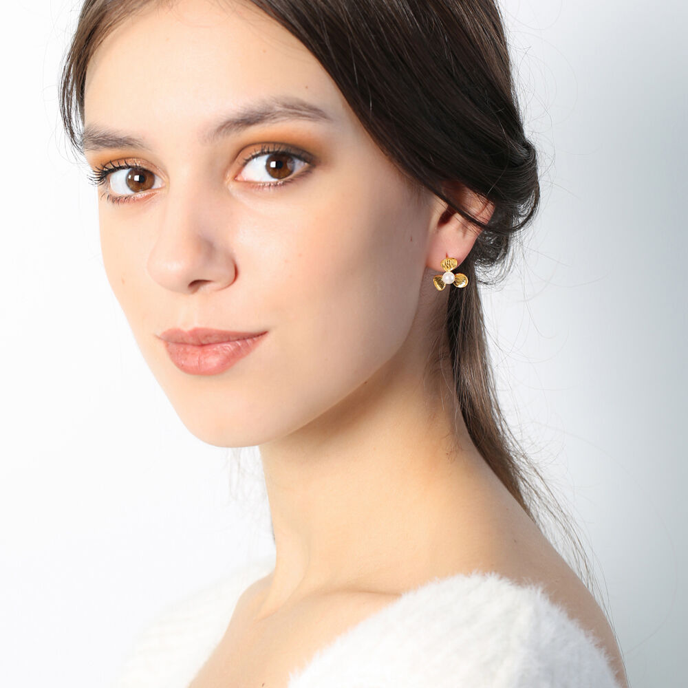 Daisy Mother of Pearl Stone 22K Gold Plated Stud Earrings Handcrafted Wholesale 925 Sterling Silver Turkey Jewelry