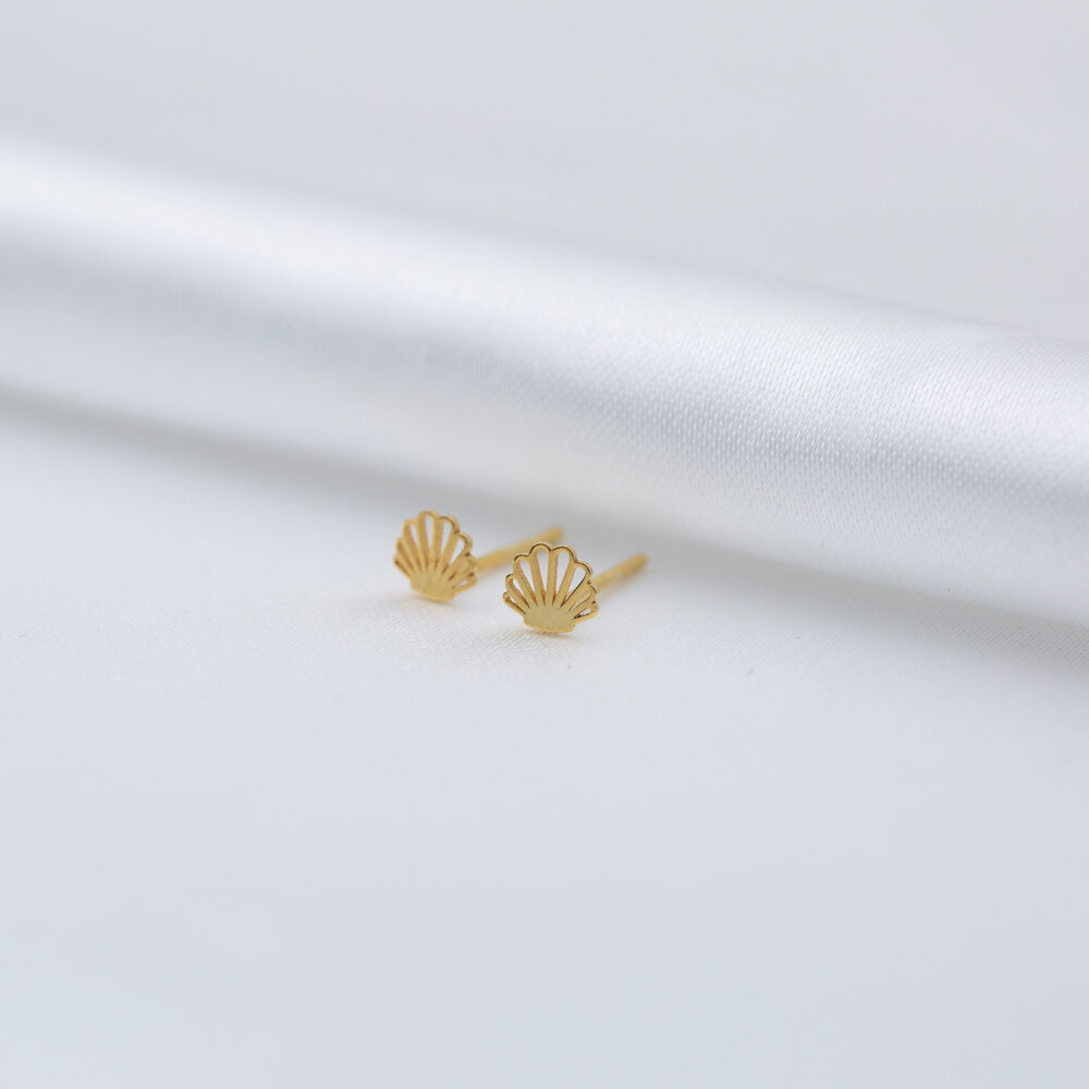 Shell Design Tiny Stud Earrings Silver Wholesale Jewelry