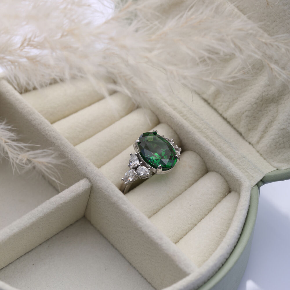 Emerald CZ Stone Oval Design Cluster Zircon Ring