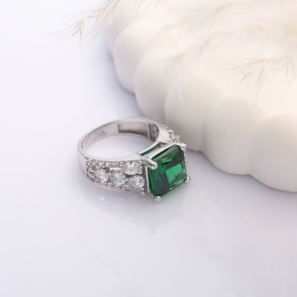 Emerald CZ Stone Square Design Stony Cluster Silver Ring