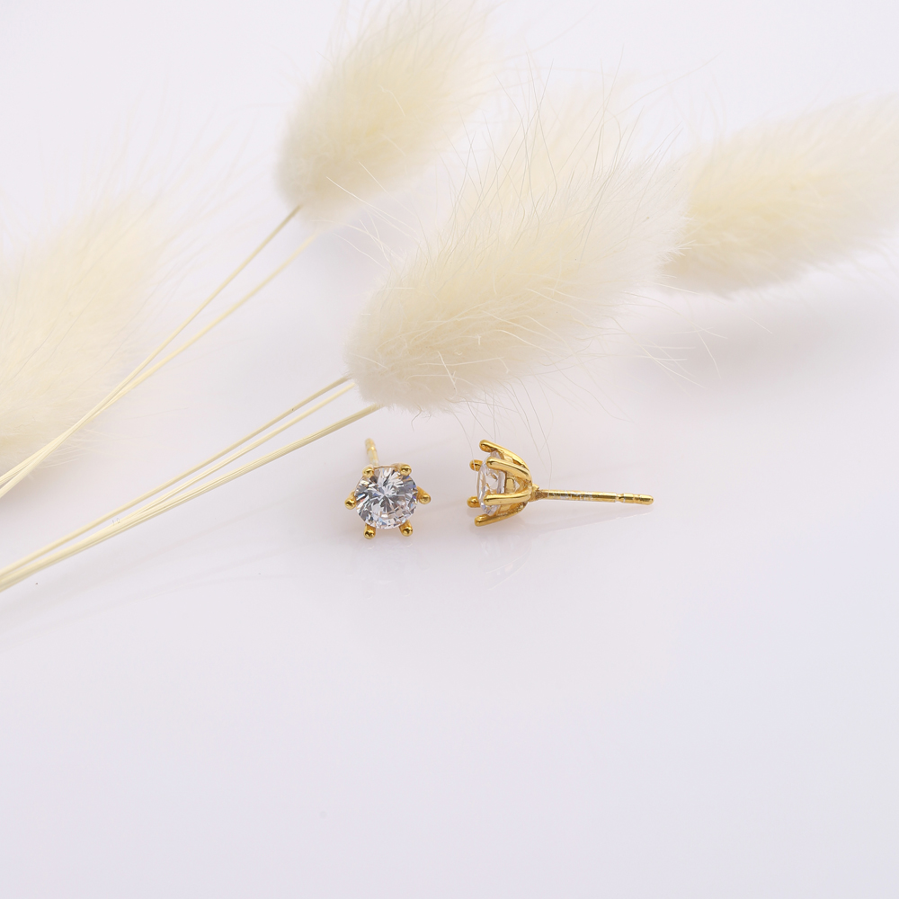 5 mm Six Claw Round CZ Silver Stud Earring