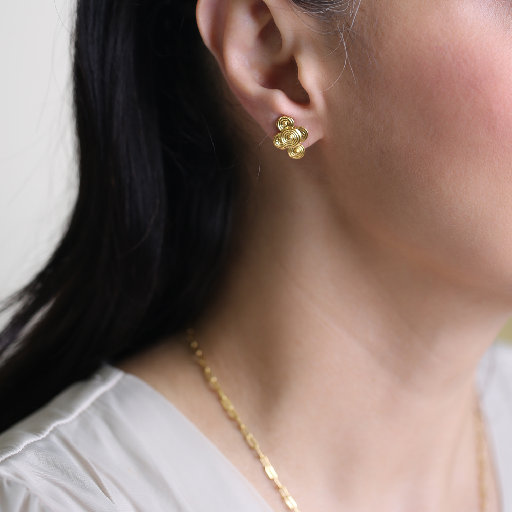 Vintage Elegant Shape Jewelry 22K Stud Earrings
