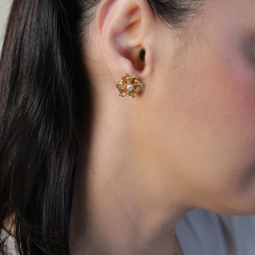 Flower Pearl Design Vintage 22K Stud Earrings