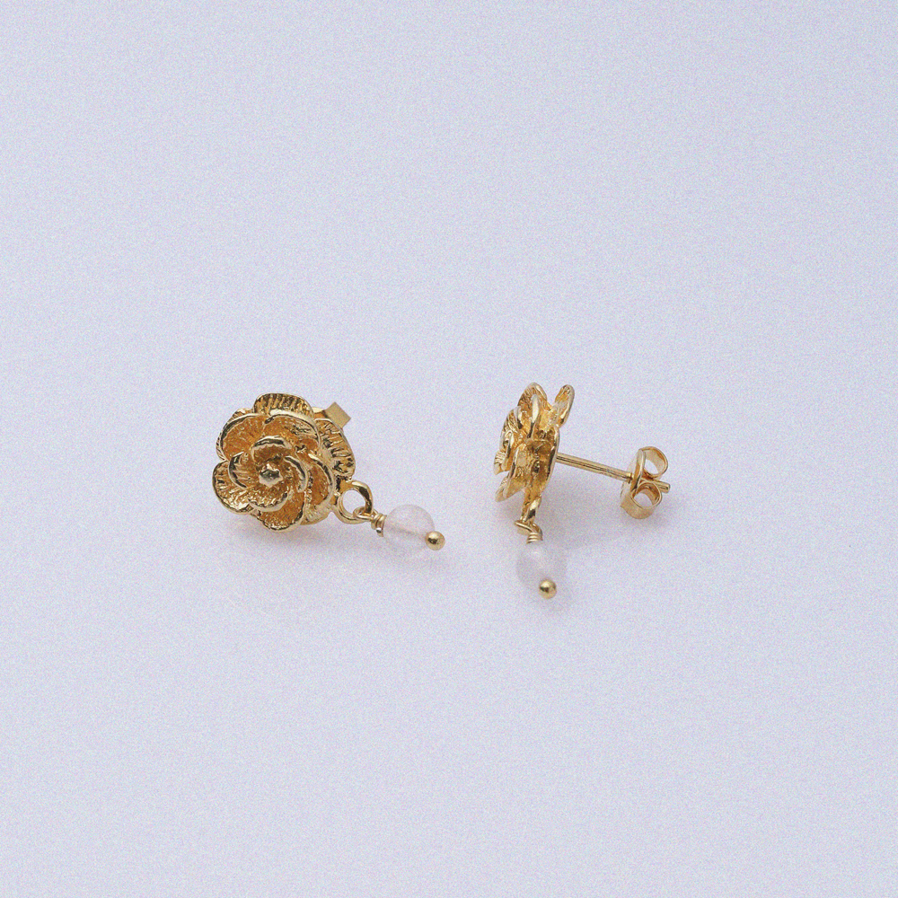 Rose Design Quartz Stone Vintage 22K Stud Earrings