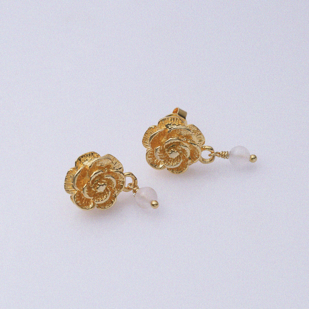Rose Design Quartz Stone Vintage 22K Stud Earrings