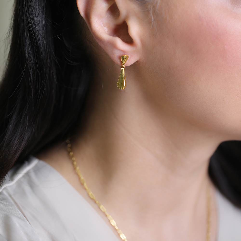 Irregular Design Vintage 22K Stud Earrings