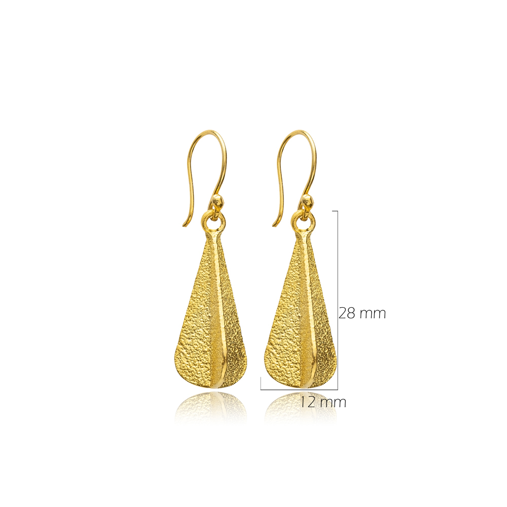 Vintage Unique 22K Gold Vintage Hook Earrings