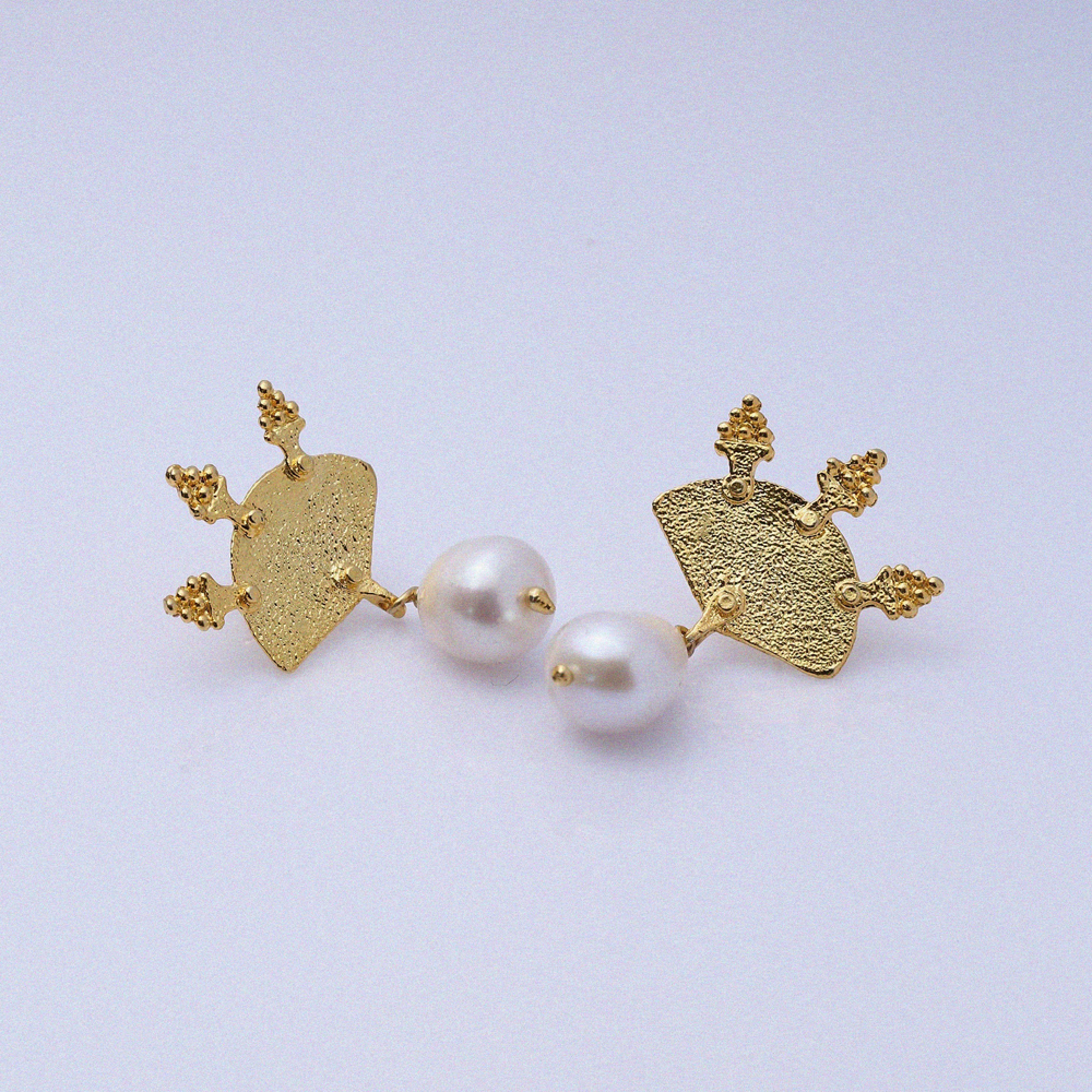 Pearl 22K Gold Unique Vintage Earrings