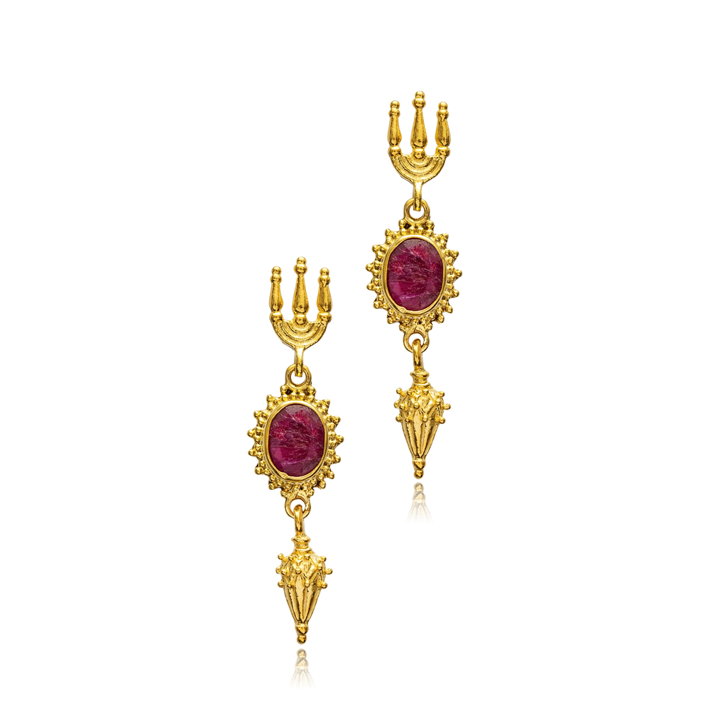 Oval Root Ruby Hook 22K Vintage Earrings