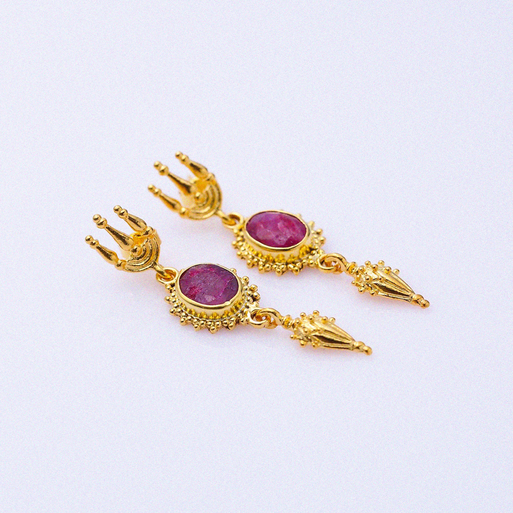 Oval Root Ruby Hook 22K Vintage Earrings