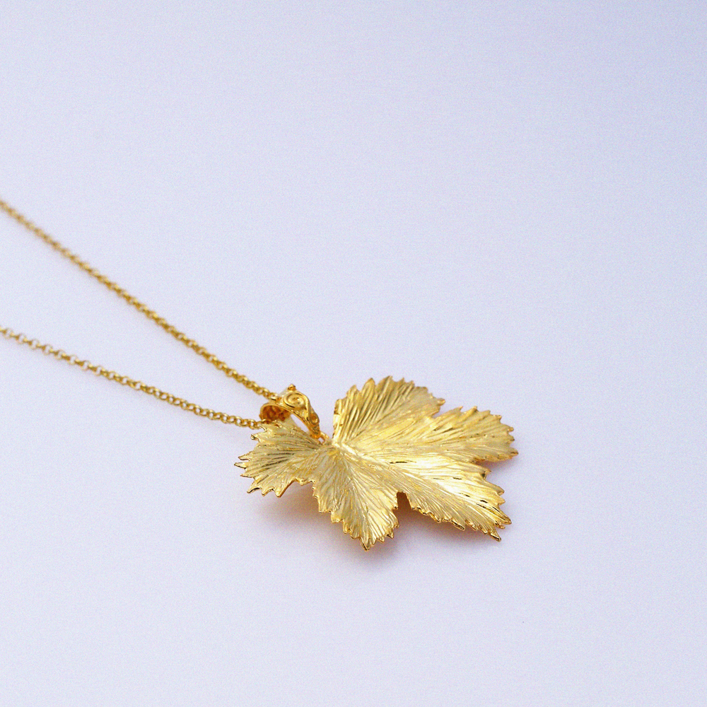 Leaf Design 22K Vintage Necklace Pendant
