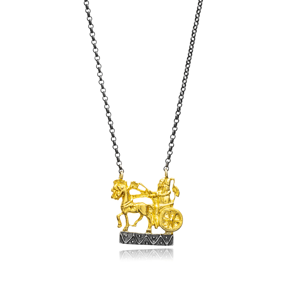 Ancient Chariot Symbol 22K Vintage Necklace