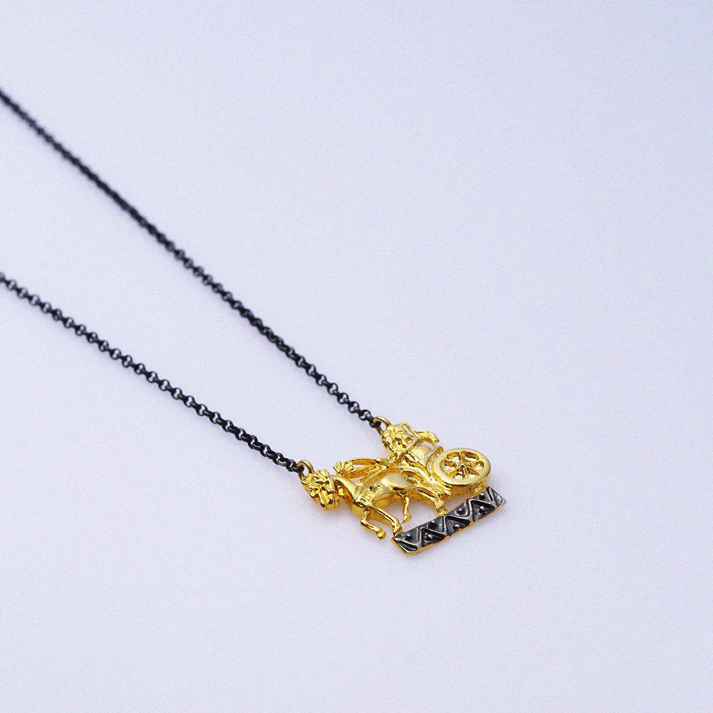 Ancient Chariot Symbol 22K Vintage Necklace
