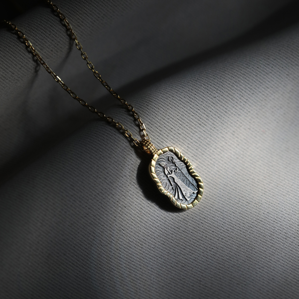 Cleopatra Design 925 Silver Jewelry Charm Necklace