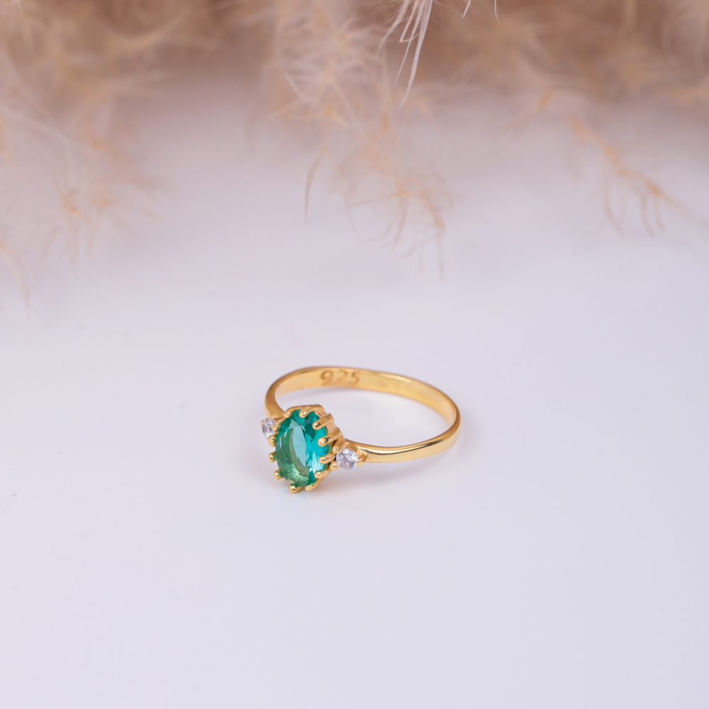 Oval Cut Emerald Stone Round Shape Ring